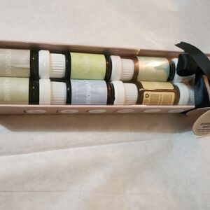 House of Harlow 1960 Essential Oil Gift Set